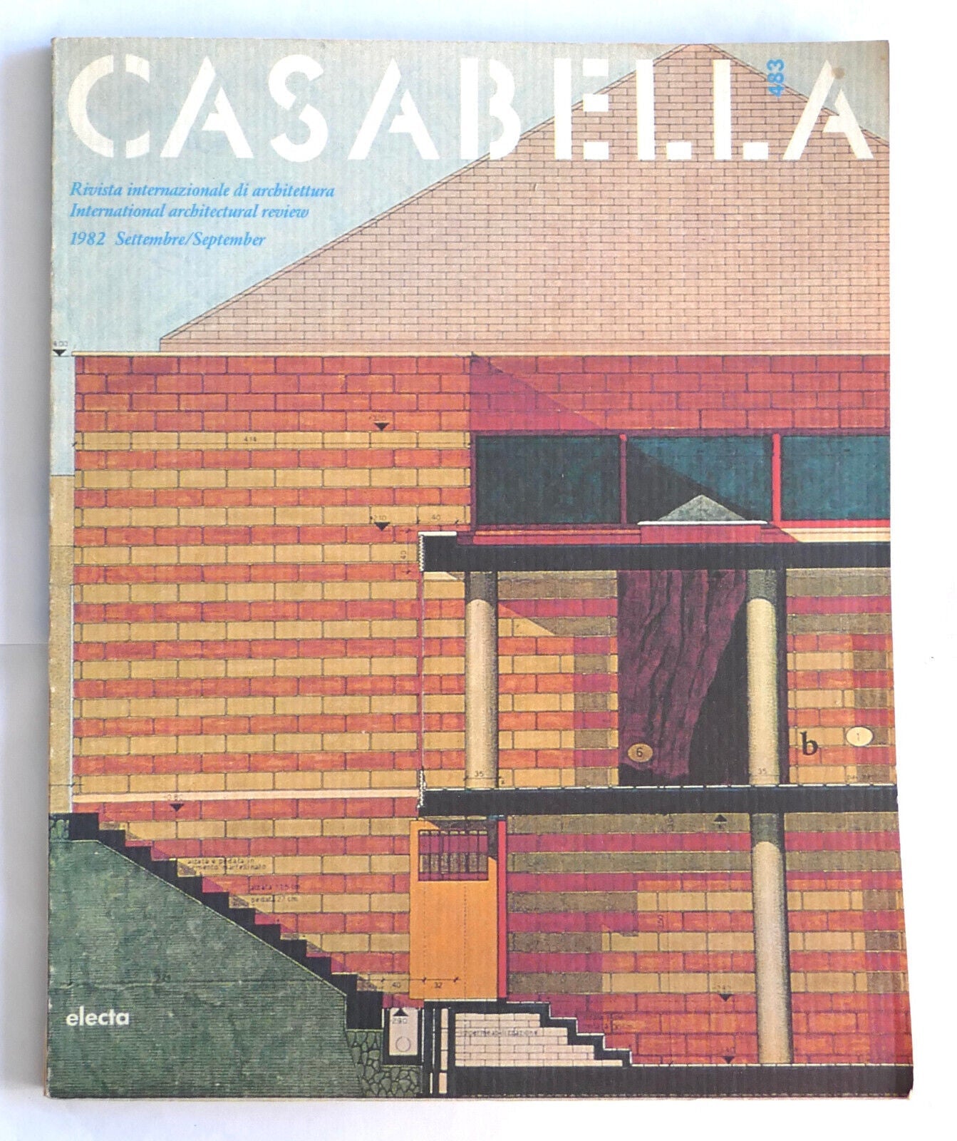 Casabella n. 483 1982 rivista italiana di architettura vintage con illustrazione di edificio