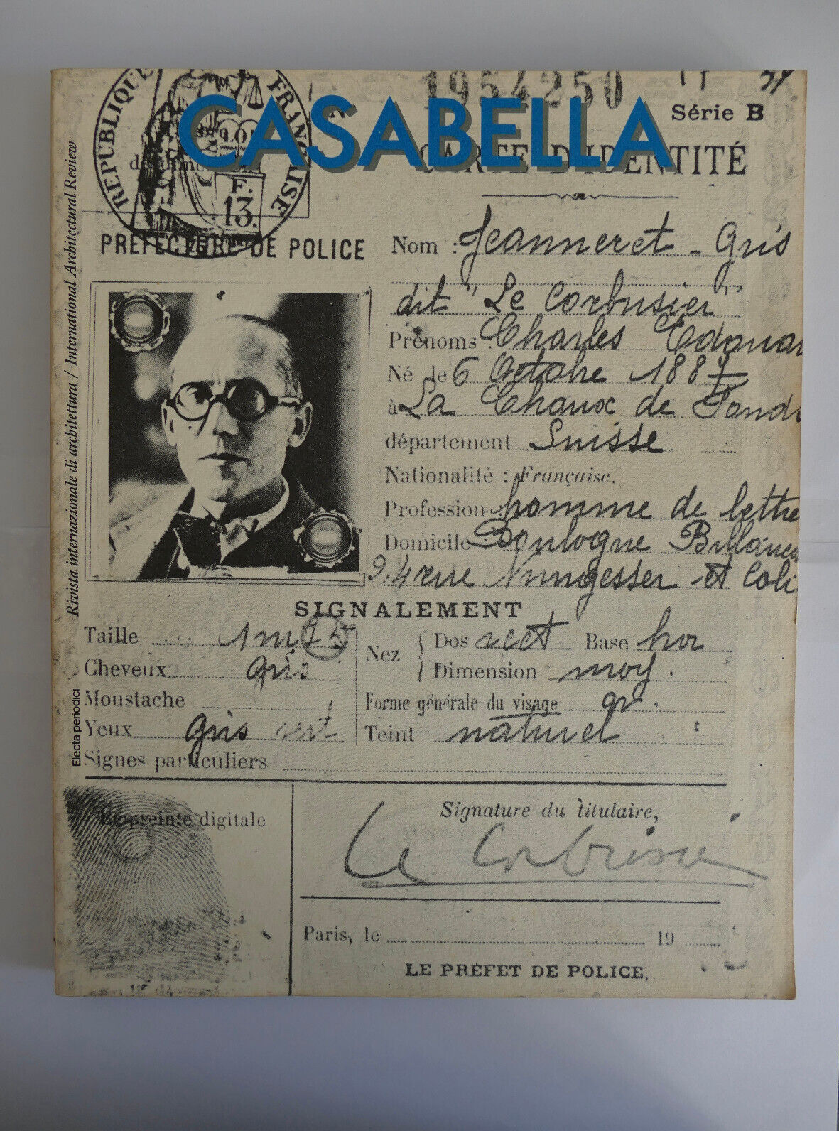 Rivista italiana di architettura Casabella vintage 1987 con profilo di Le Corbusier e progetto di documento di polizia