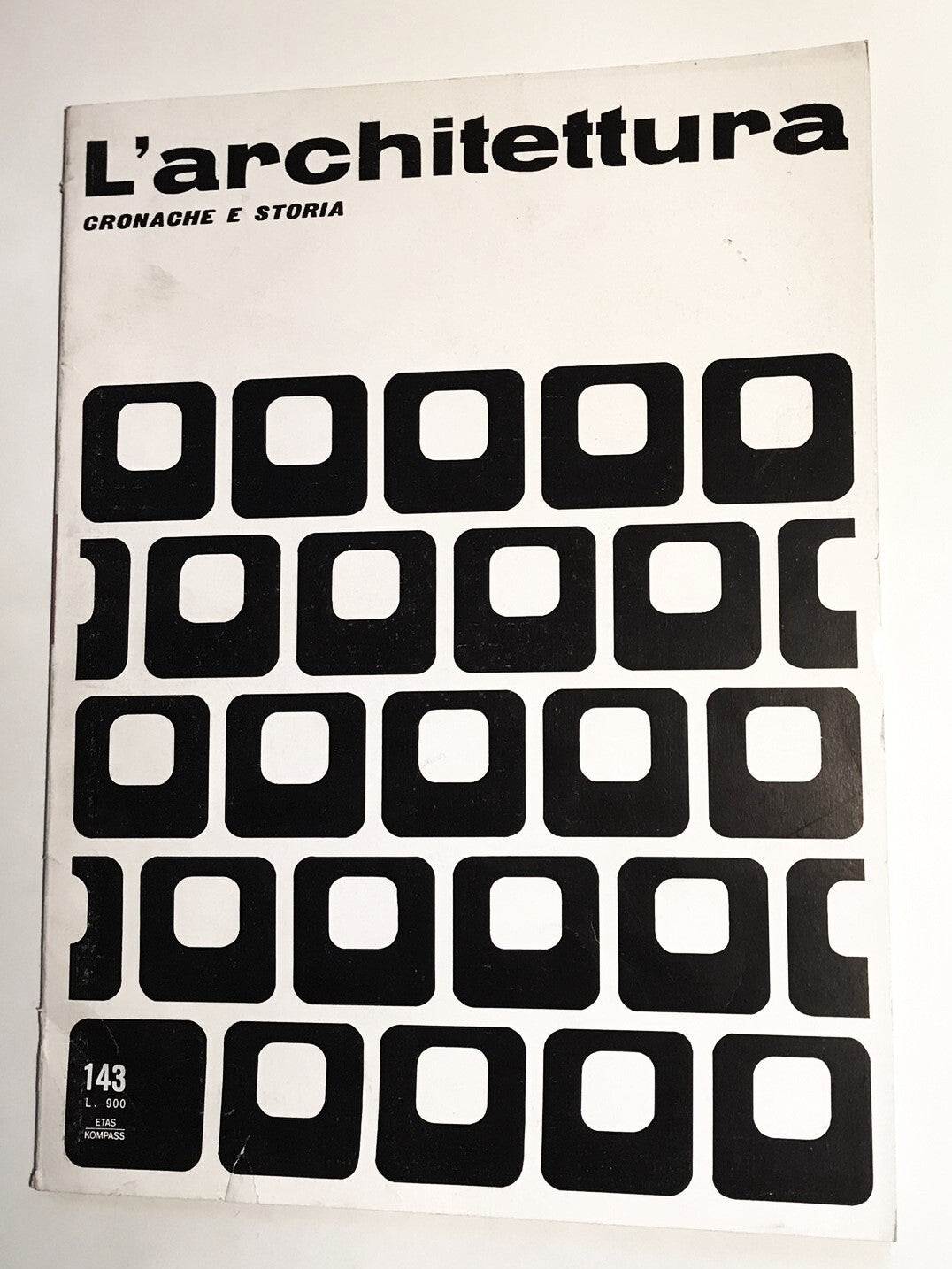 L'Architettura n. 143 1967 rivista italiana di architettura vintage con copertina dal design modernista