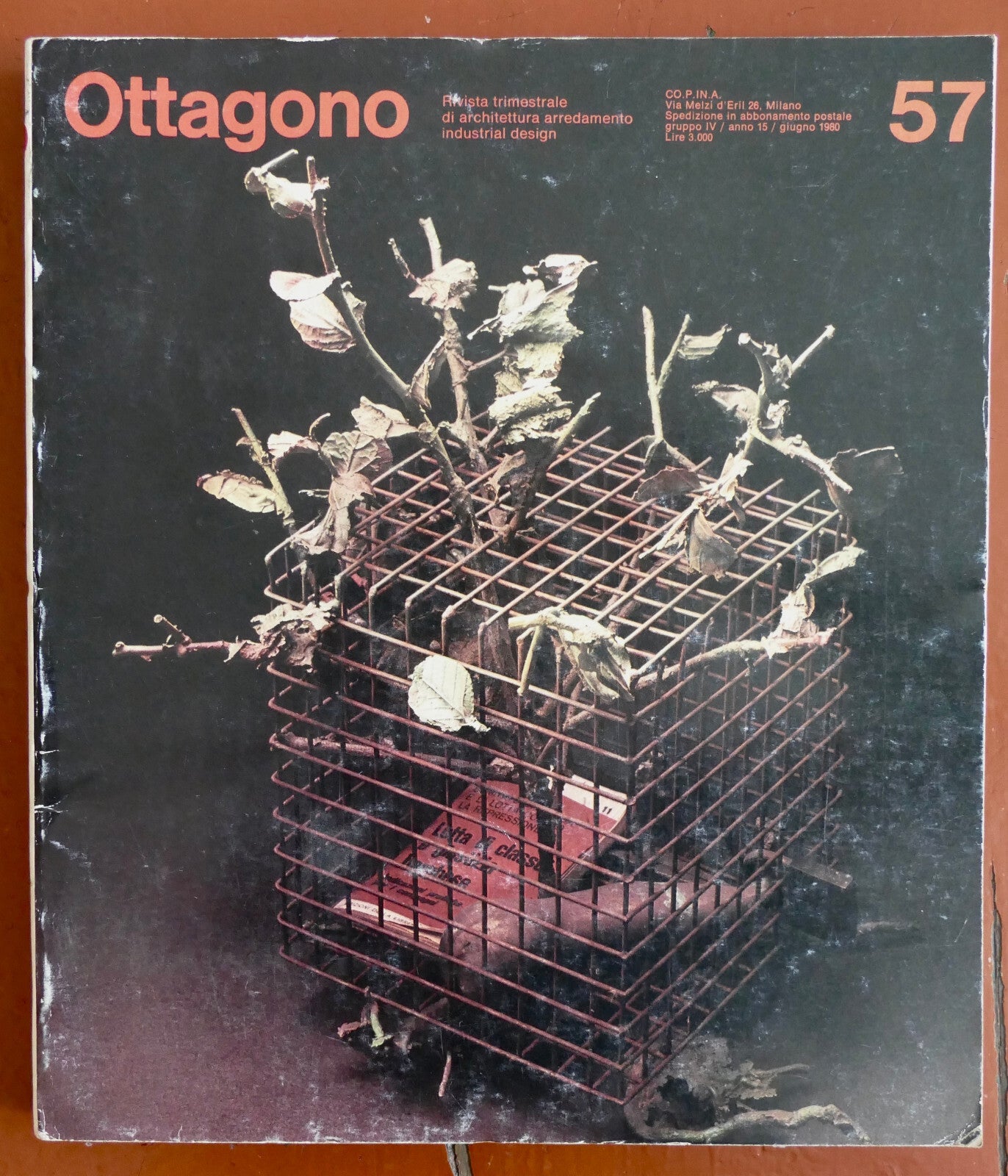 Ottagono n. 57 rivista italiana vintage di architettura con design industriale e arredamento del 1980