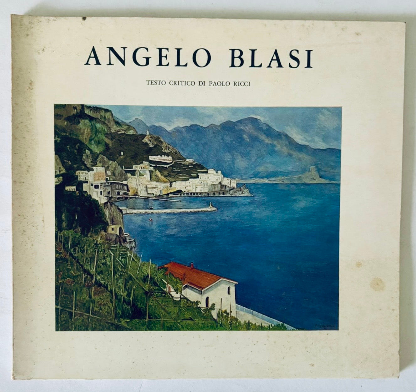 Libro d'arte di Angelo Blasi con testo critico di Paolo Ricci, con dipinti di paesaggi costieri