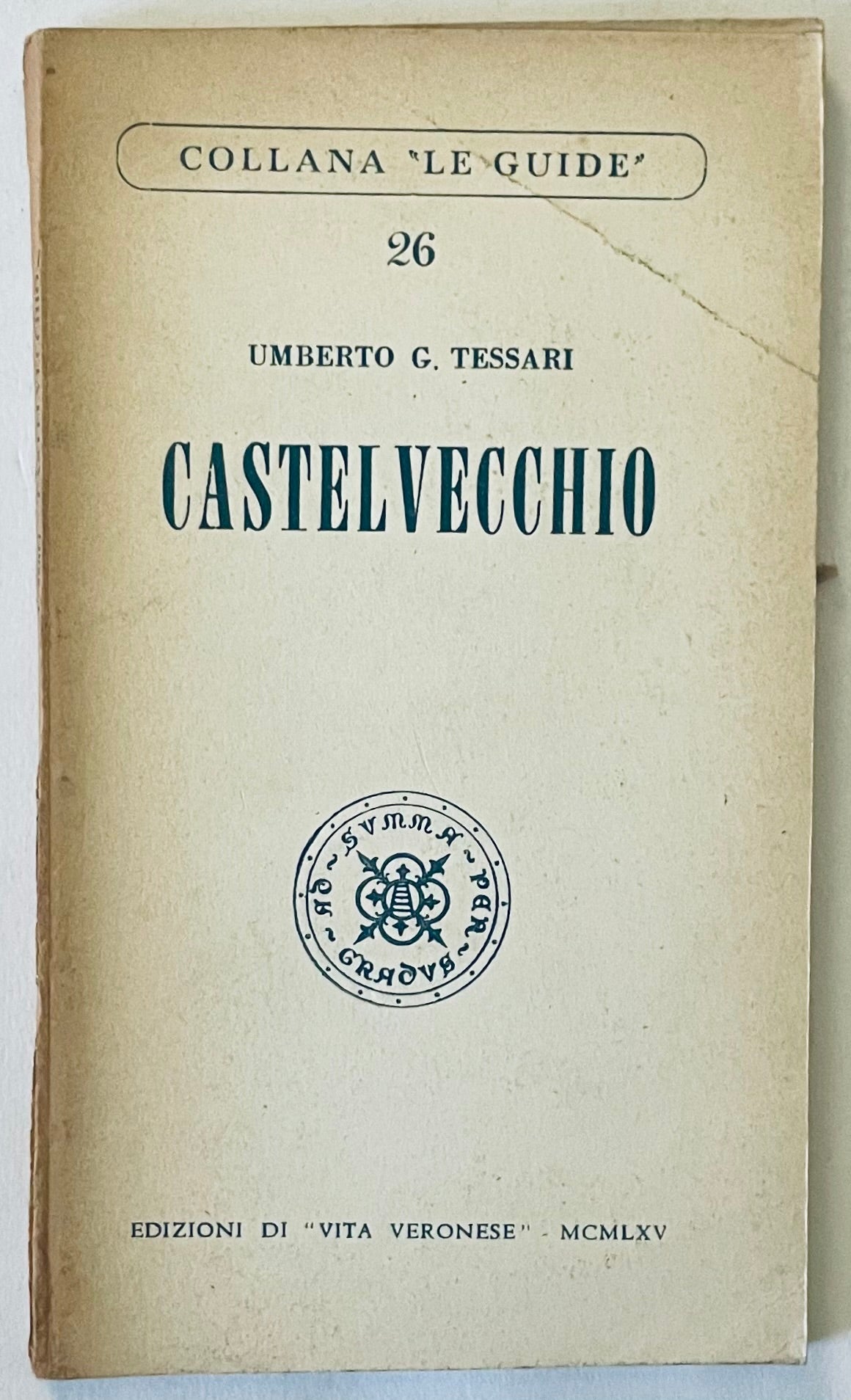 Libro vintage Castelvecchio di Umberto G. Tessari, guida all'arte italiana pubblicata nel 1965