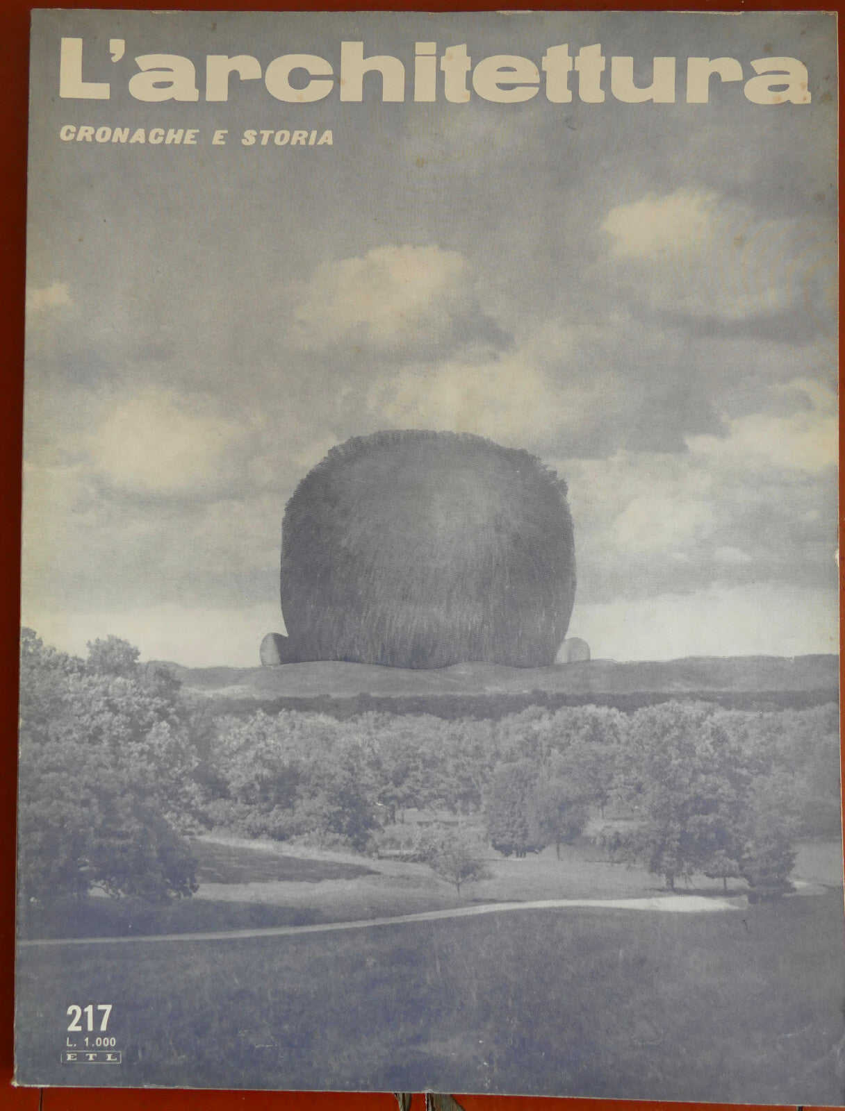 L'Architettura no 217 1973 vintage Italian architecture magazine with surreal cover art