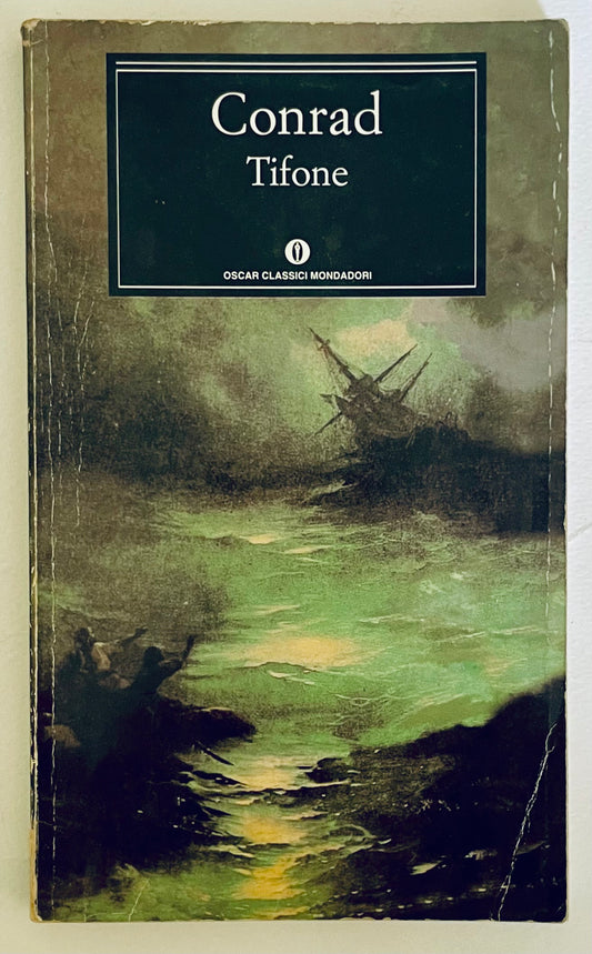 Tifone di Joseph Conrad romanzo classico vintage con illustrazione di una tempesta in mare sulla copertina
